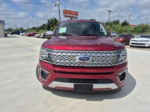 Used 2018 Ford Expedition Platinum RWD image 3