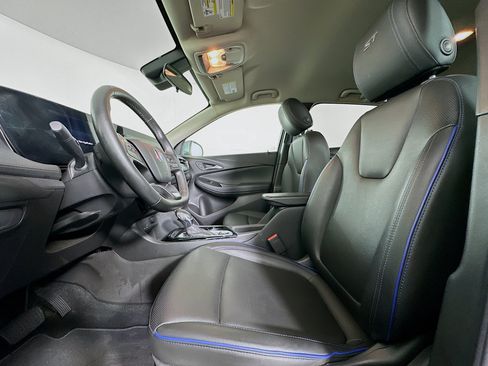 Used 2025 Buick Encore GX Sport Touring FWD image 13