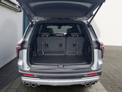 Used 2025 Chevrolet Traverse Z71 w/ Driver Confidence Package image 26