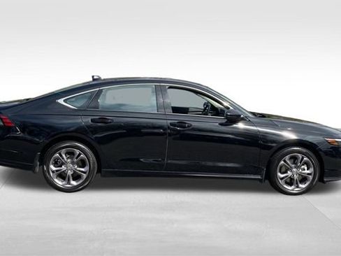 Used 2025 Honda Accord EX-L image 9