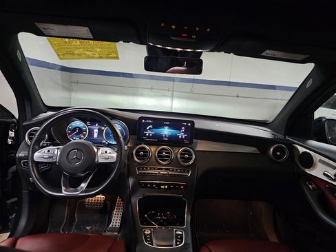 Used 2022 Mercedes-Benz GLC 300 image 9