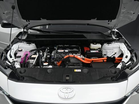 Used 2023 Toyota bZ4X XLE image 36