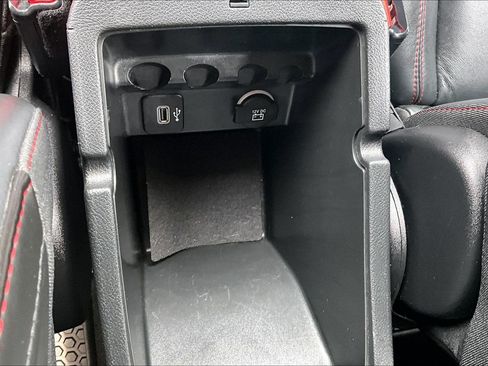Used 2015 Jeep Cherokee Trailhawk w/ Leather Interior Group AWD/4WD image 31