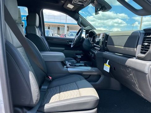 New 2026 Chevrolet Silverado 1500 ZR2 w/ LPO, Dark Essentials Package AWD/4WD image 31