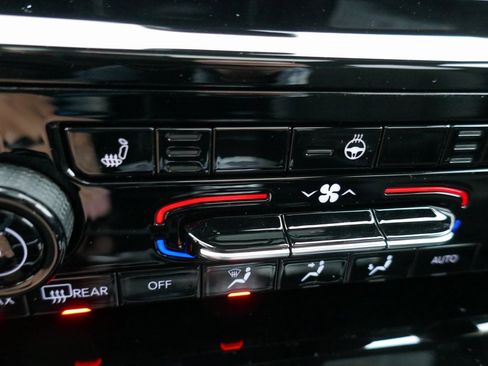 New 2025 Jeep Grand Cherokee Altitude image 18