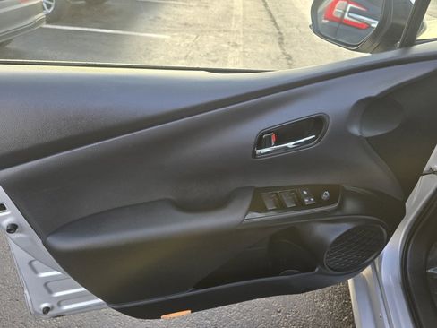 Certified 2021 Toyota Prius Prime XLE image 16