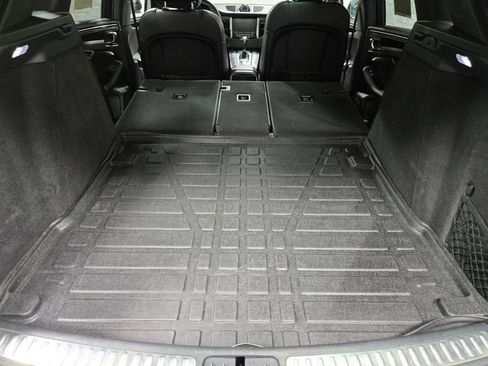 Used 2018 Porsche Macan image 43