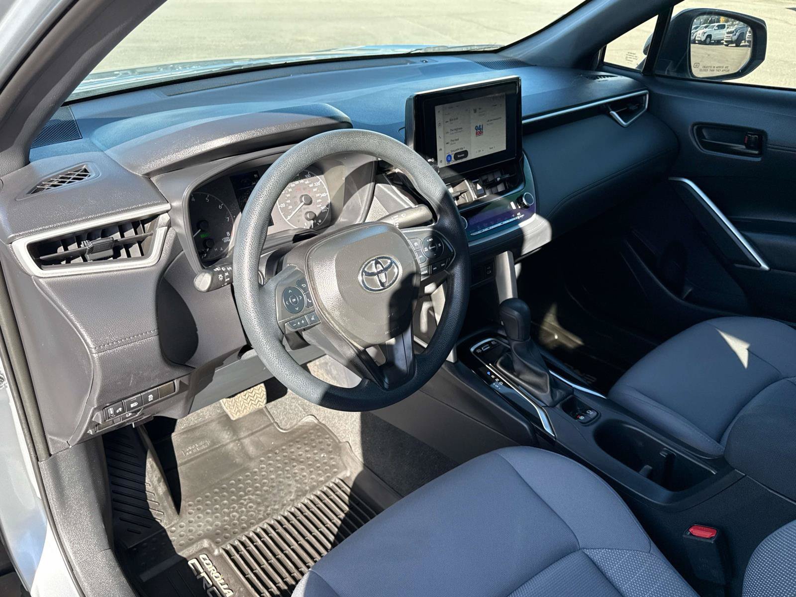 Used 2025 Toyota Corolla Cross AWD Hybrid image 10