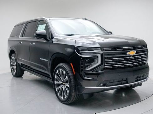 New 2026 Chevrolet Suburban High Country AWD/4WD image 10