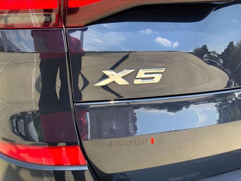 Used 2021 BMW X5 xDrive40i AWD/4WD image 33