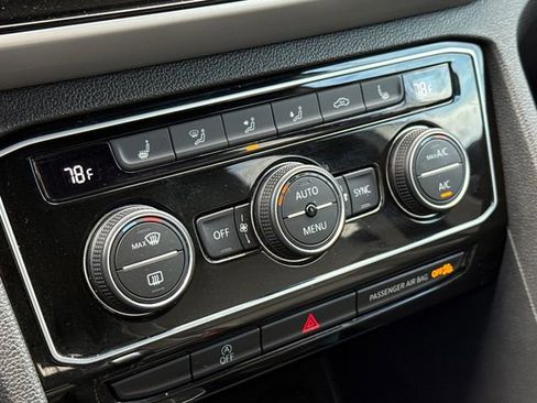 Used 2023 Volkswagen Atlas Cross Sport SE w/ Panoramic Sunroof Package image 25