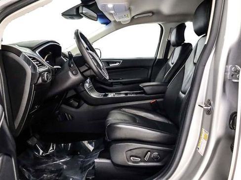 Used 2019 Ford Edge Titanium image 13