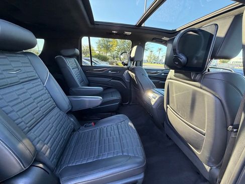 Used 2023 Cadillac Escalade ESV Sport Platinum w/ LPO, ONYX Package image 18