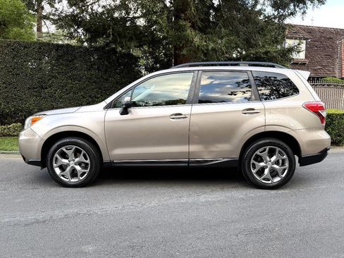 Used 2016 Subaru Forester 2.5i Touring w/ Eyesight & Navigation System image 3