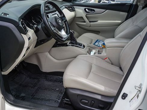 Used 2020 Nissan Rogue Sport SL FWD image 17
