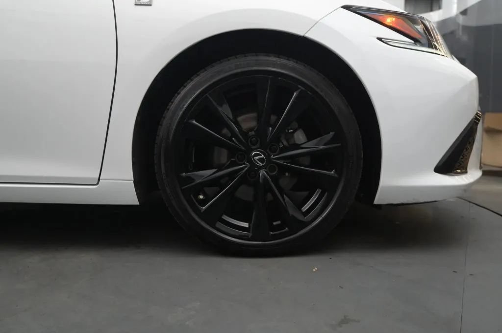 Used 2024 Lexus ES 350 F Sport w/ Accessory Package (Z2) FWD image 17