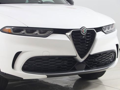 Used 2024 Alfa Romeo Tonale Ti w/ Active Assist Package image 39