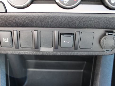 Used 2021 Toyota Tacoma SR w/ SR Convenience Package RWD image 29