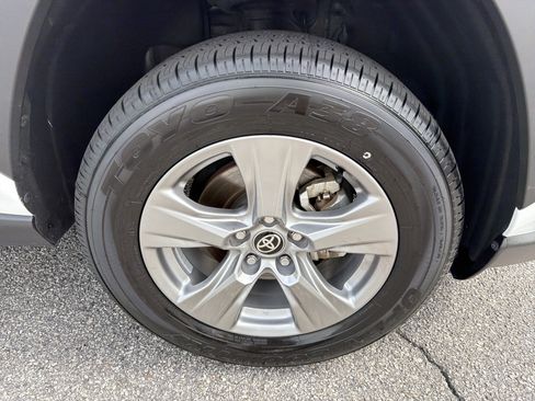 Certified 2025 Toyota RAV4 XLE FWD image 22