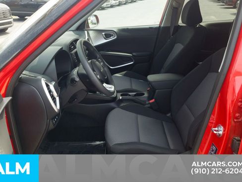 Used 2025 Kia Soul LX w/ LX Technology Package image 15