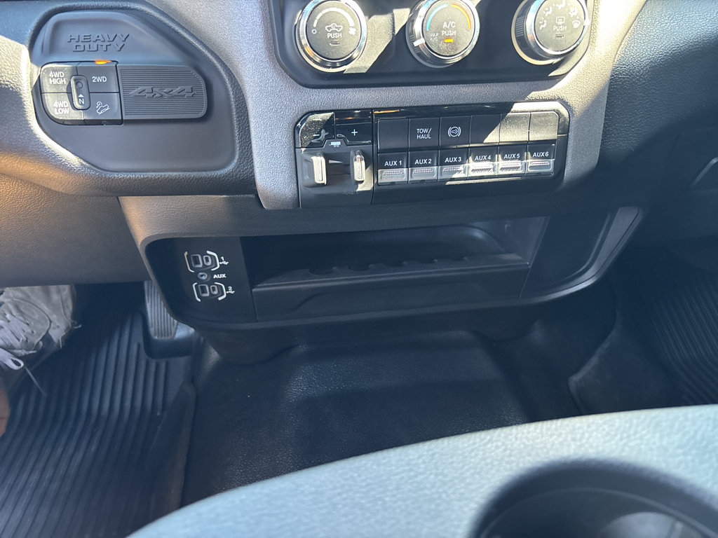 Used 2024 RAM 2500 Tradesman w/ Chrome Appearance Group AWD/4WD image 19