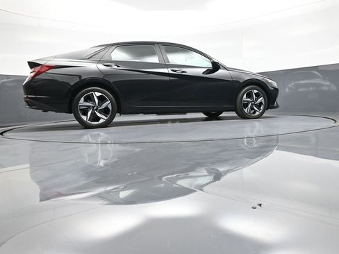 Used 2023 Hyundai Elantra SEL w/ Convenience Package image 32
