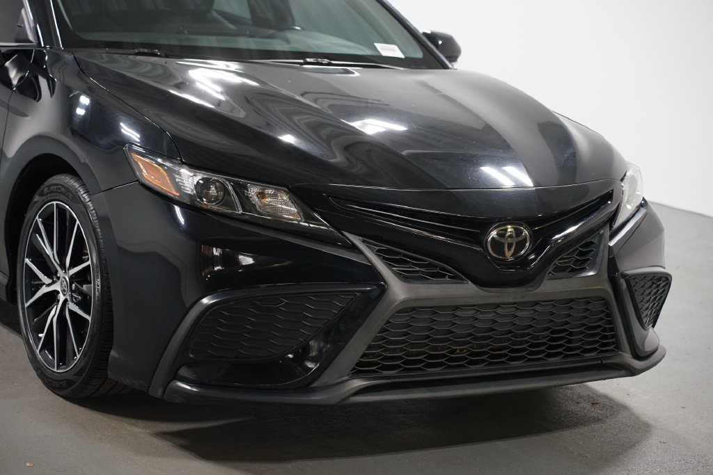 Certified 2022 Toyota Camry SE FWD image 4
