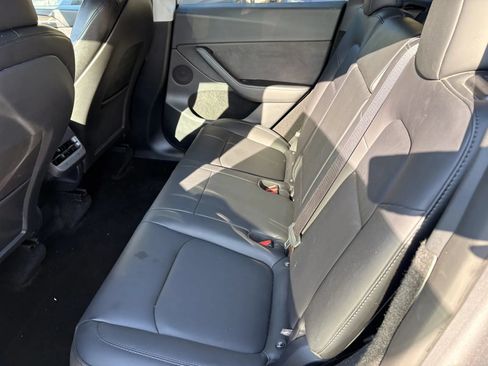 Used 2025 Tesla Model Y Long Range AWD/4WD image 9