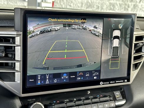 Used 2023 Toyota Tundra Limited w/ TRD Off-Road Package AWD/4WD image 17