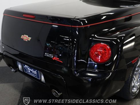 Used 2006 Chevrolet SSR w/ Preferred Equipment Group image 24