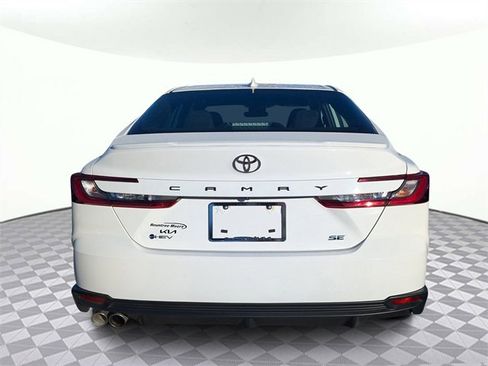 Used 2025 Toyota Camry LE image 4
