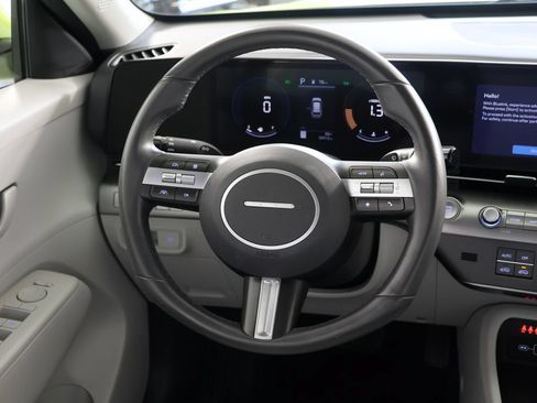 Used 2024 Hyundai Kona SEL AWD/4WD image 10