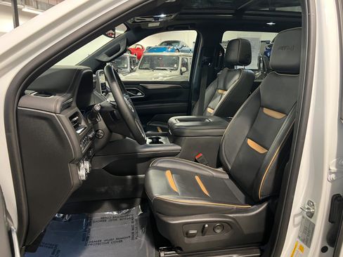 Used 2024 GMC Yukon AT4 w/ AT4 Premium Plus Package AWD/4WD image 9