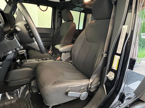 Used 2017 Jeep Wrangler Unlimited Sport image 8