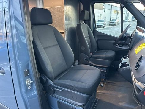 Used 2019 Mercedes-Benz Sprinter 144 image 27