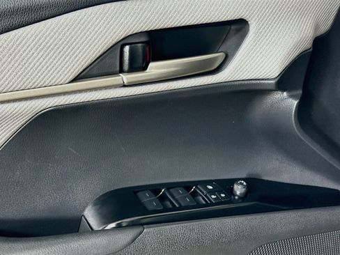 Used 2025 Toyota Camry SE w/ Convenience Package FWD image 24
