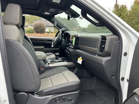 New 2026 Chevrolet Silverado 1500 ZR2 w/ Dark Appearance Package image 44