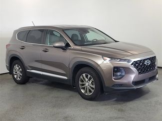 Used 2020 Hyundai Santa Fe SE image 1