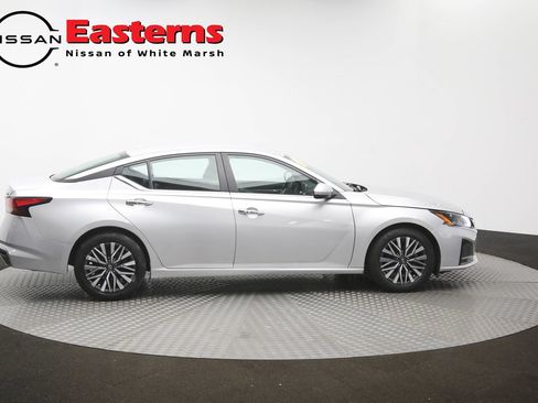 Used 2023 Nissan Altima 2.5 SV FWD image 43