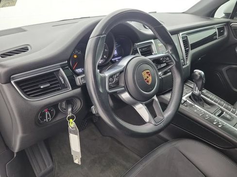 Used 2018 Porsche Macan AWD/4WD image 19