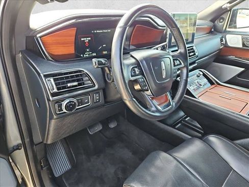Used 2020 Lincoln Navigator Reserve w/ Luxury Package image 10