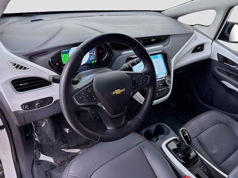 Used 2021 Chevrolet Bolt Premier w/ Infotainment Package image 9