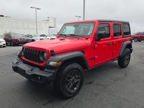 Used 2024 Jeep Wrangler Unlimited Sport AWD/4WD image 7