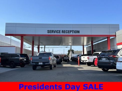 Used 2023 Toyota Prius Prime SE image 35