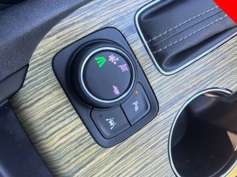 Used 2019 GMC Acadia Denali w/ Technology Package image 28