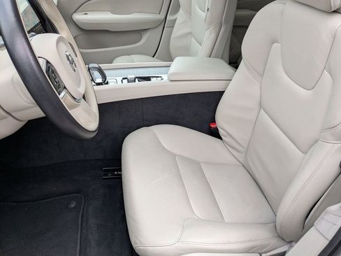 Used 2025 Volvo V60 B5 Cross Country Plus image 16