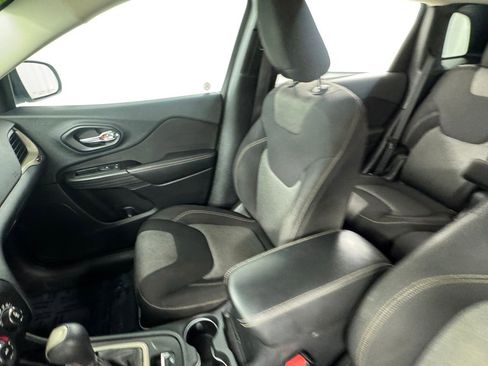 Used 2014 Jeep Cherokee Sport AWD/4WD image 13
