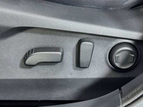 Used 2024 Subaru Outback Premium AWD/4WD image 17