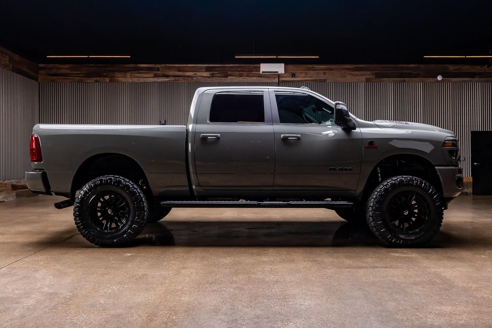 Used 2026 RAM 2500 Laramie AWD/4WD image 11