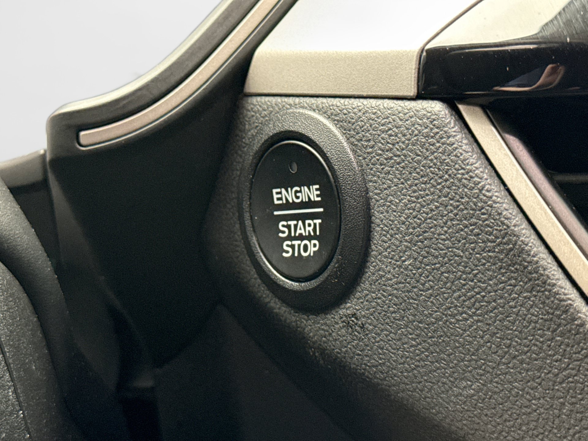 Used 2022 Ford Escape SE w/ SE Sport Appearance Package AWD/4WD image 20